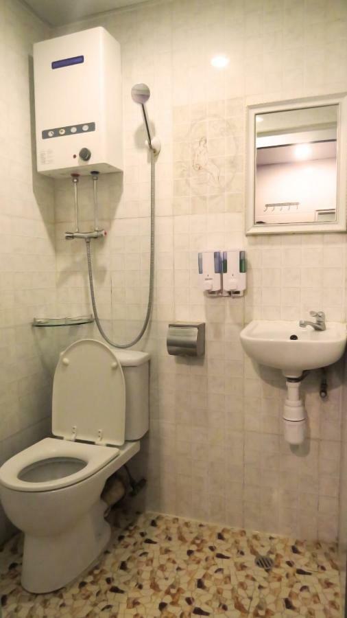 Dhillon Hotel -Paris Guest House Reception 10Th Floor Block E Хонконг Екстериор снимка